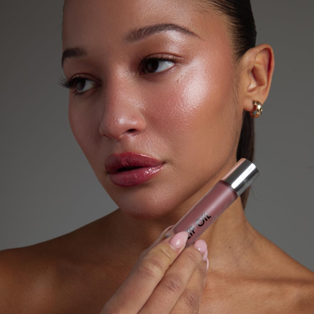 Rodial 豐唇膠原蛋白唇油 Wild Plum 4ml,富含澳洲堅果和荷荷巴油的植物膠原蛋白唇油,深層補水,打造更飽滿的雙唇,超滋養配方,令雙唇絲滑