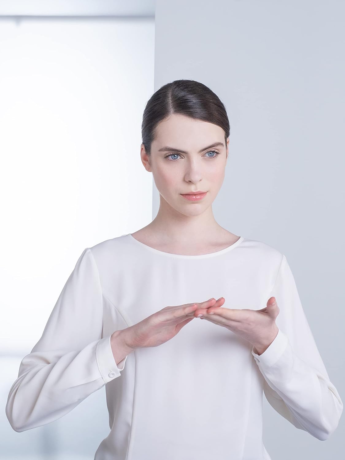 Institut Esthederm - Esthe-White Brightening Youth Cleansing Foam - Gentle Cleanser To Brighten Complexion, All Skins Types, 150 mL.