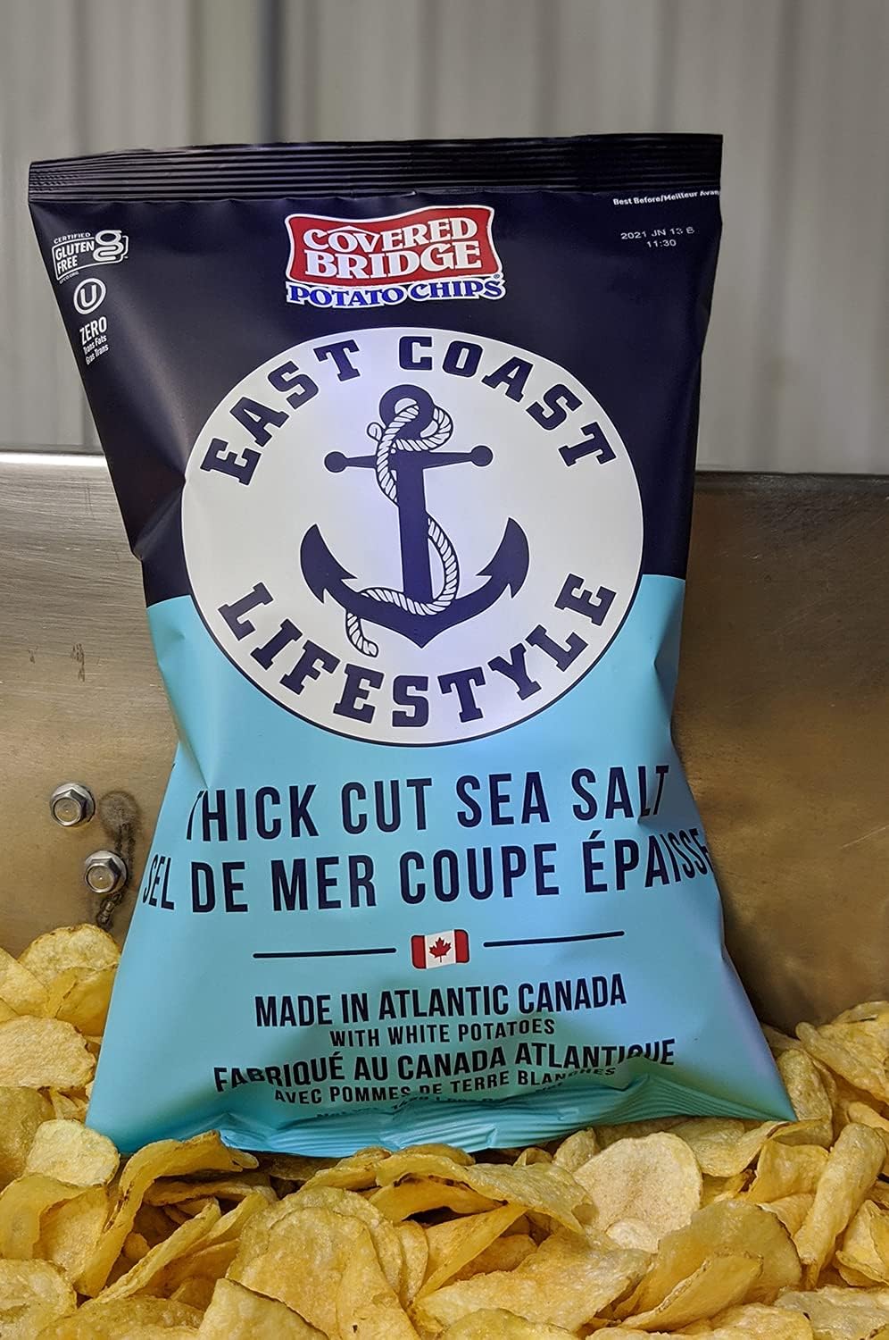Covered Bridge 薯片 - East Coast Lifestyle 厚切海盐薯片 - 无麸质,犹太洁食认证,采用圆形白土豆烹制,加拿大制造,12 片装,每袋 142 克