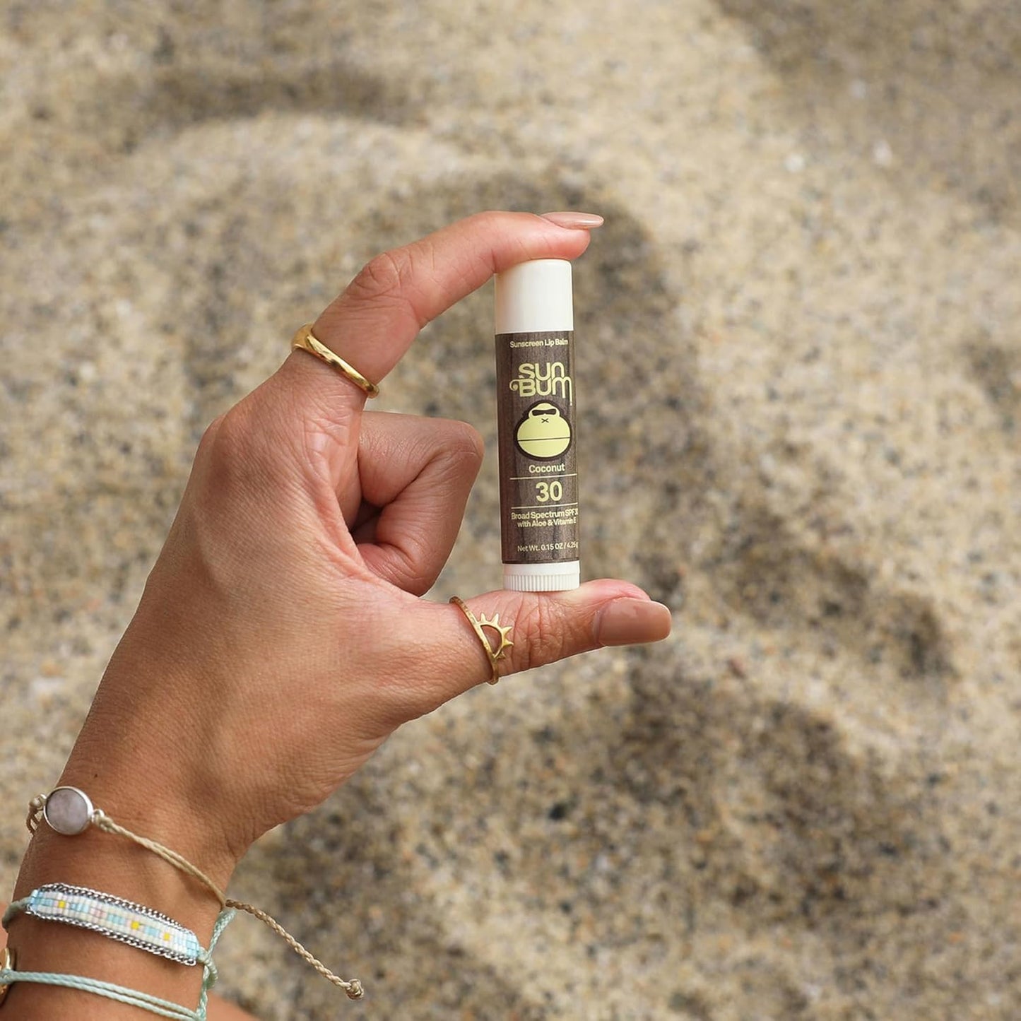 Sun Bum SPF 30 防曬潤唇膏 | 純素無動物實驗廣譜 UVA/UVB 唇部護理,含蘆薈和維生素 E,滋潤雙唇 | 椰子味 | 0.15 盎司