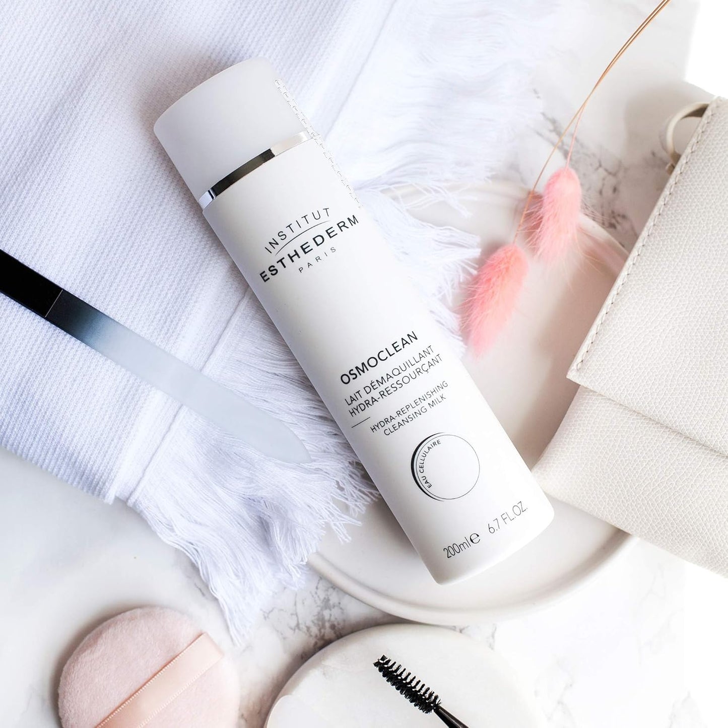 Institut Esthederm - Osmoclean Cleansing Milk Hydra-Replenishing - Highly comfortable make-up removing milk, All Skin Types, 200 mL.