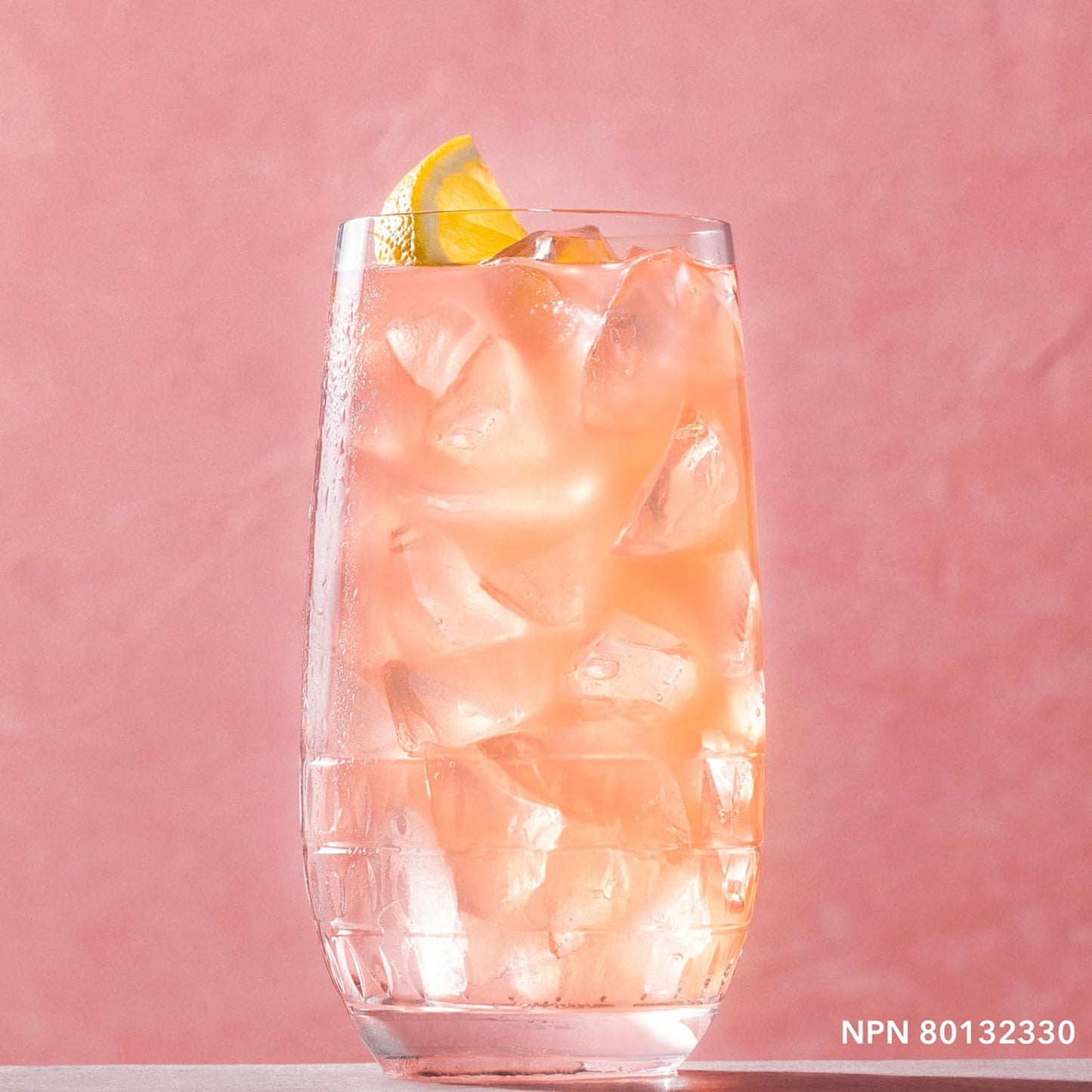 VITAL PROTEINS 美容胶原蛋白肽草莓柠檬粉,含有透明质酸、生物素和维生素 C,可滋养头发、皮肤和指甲,帮助形成胶原蛋白,减轻骨关节炎引起的关节疼痛,201 克