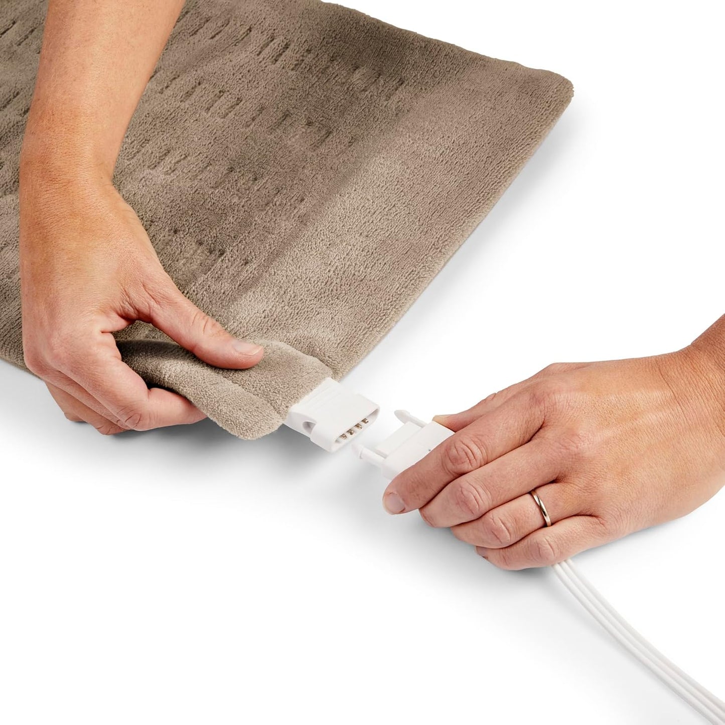 Sunbeam 高級特大號加熱墊,帶緊湊存儲 - 濕潤集成加熱墊,緩解疼痛,4 種加熱設置,2 小時自動關閉,米色