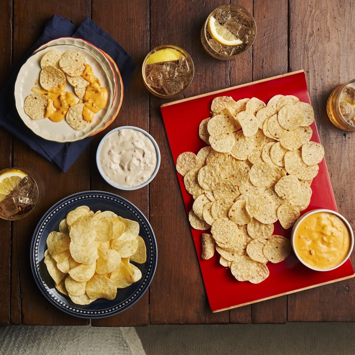 Lay's Classic Potato Chips, 235 g.