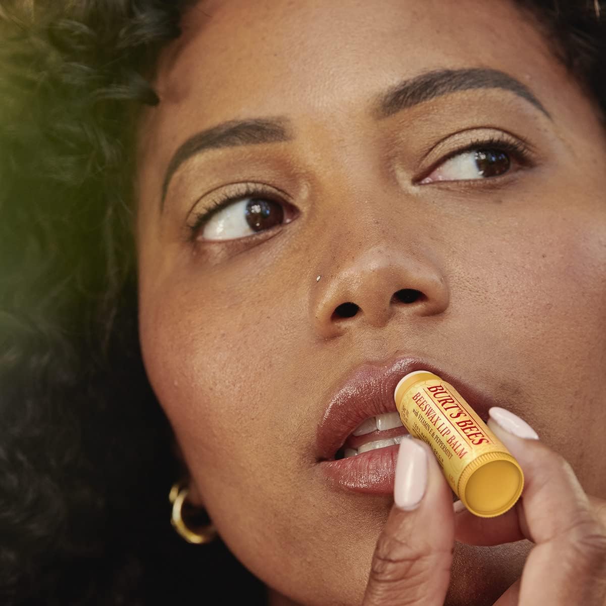 Burt's Bees 100% 天然保湿润唇膏，适用于干裂嘴唇，令双唇柔软水润 - 3 支装 - 原装蜂蜡，含维生素 E 和薄荷油，可修复唇部