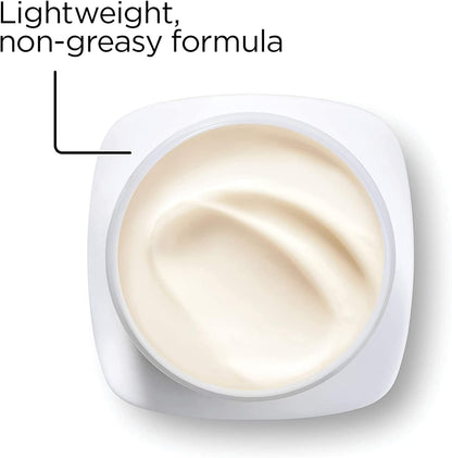 L'Oréal Paris SPF 25 Moisturizer for Face with Pro-Retinol & Centella, Face Cream Fights the Look of Wrinkles, Firms Skin & Targets the Signs of Aging, Revitalift, 50ml