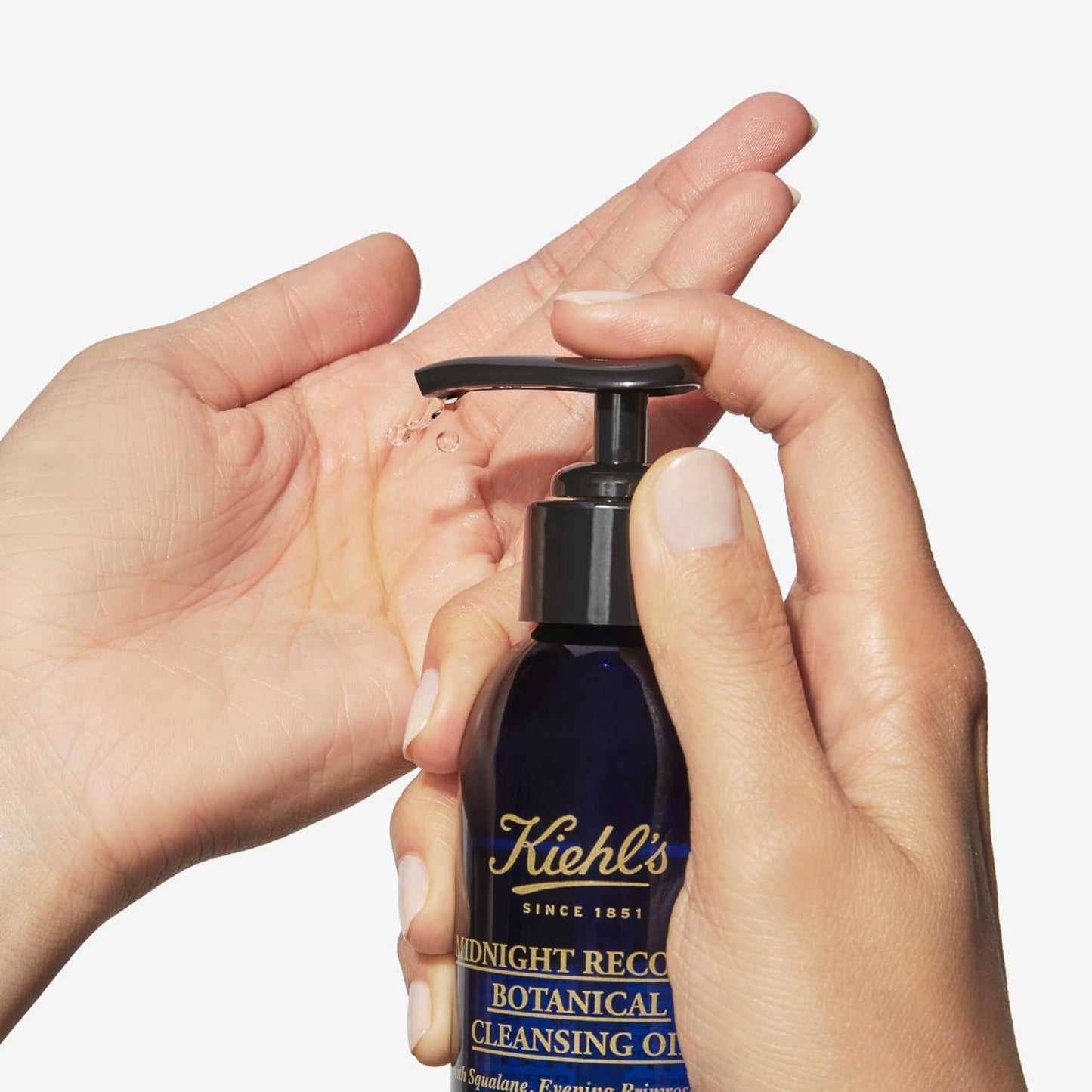 Kiehl's 午夜修復植物潔顏油，卸妝潔面乳，舒緩舒適肌膚，含薰衣草精油、月見草油和角鯊烷，不致粉刺