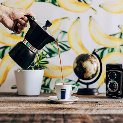 Lavazza Espresso Rossa 研磨咖啡，250 克（包装可能有所不同）和 Lavazza Crema E Gusto Classico 烘焙研磨咖啡，8.8 盎司（1 包）