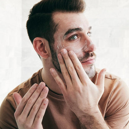 Brickell 男士日常必备面部保湿霜，天然有机速吸收面部乳液，含透明质酸、绿茶和荷荷巴油