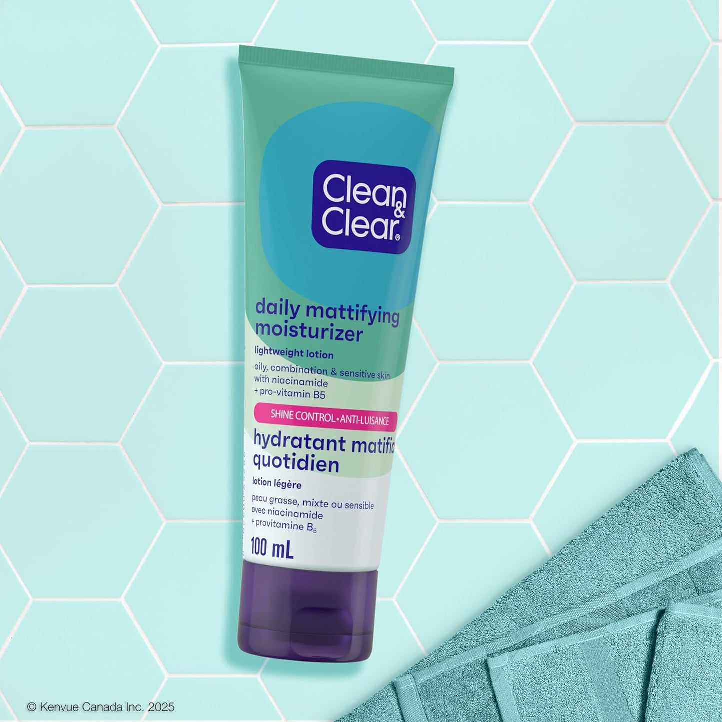 Clean & Clear Daily Mattifying Facial Moisturizer, Shine Control Face Lotion with Niacinamide & Pro-Vitamin B5 for Oily, Combination, & Sensitive Skin Care, Non-Comedogenic, 100 ml