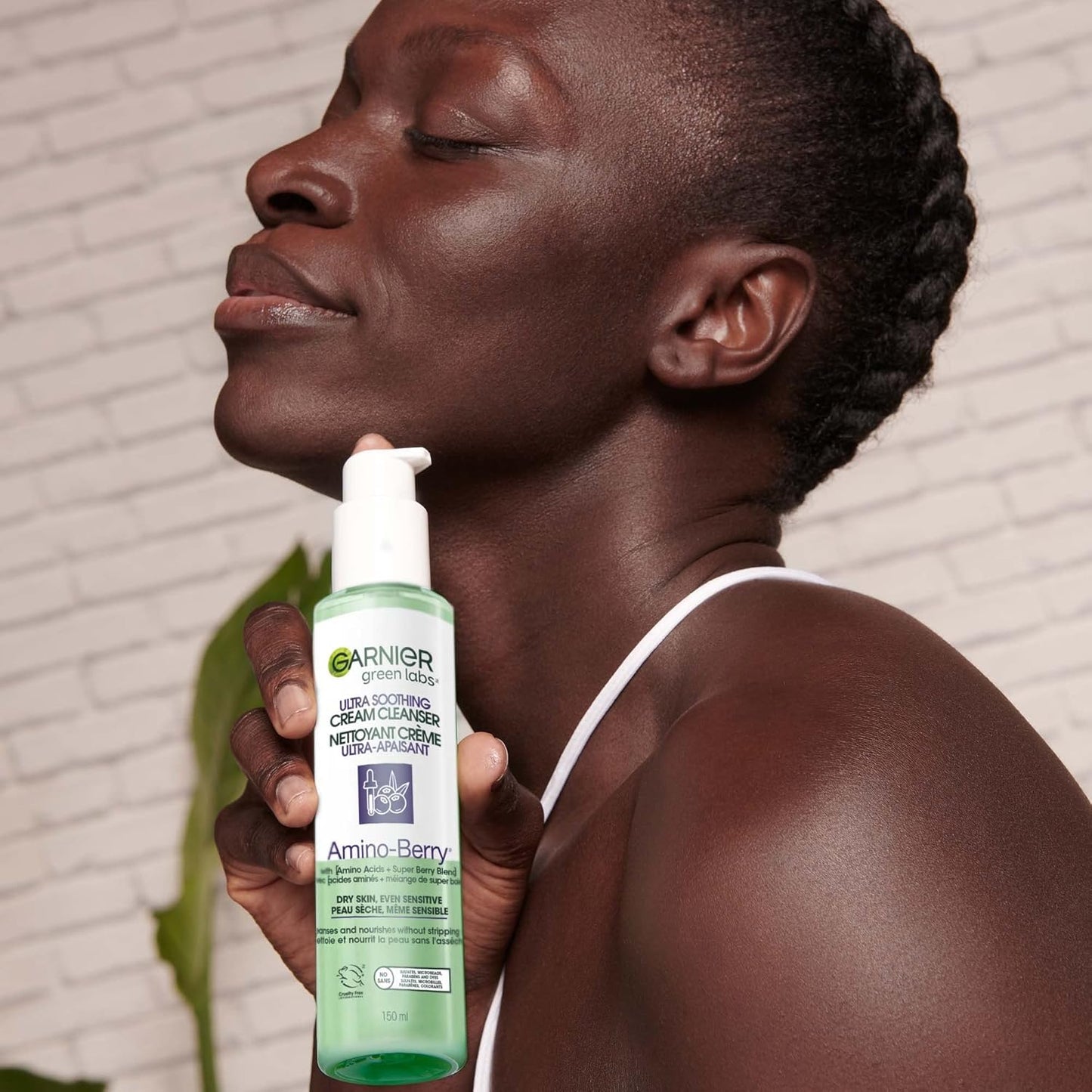 Garnier Green Labs Amino-Berry Soft Gentle Facial Cream Cleanser Hydrates and Soothes Skin, 150 mL