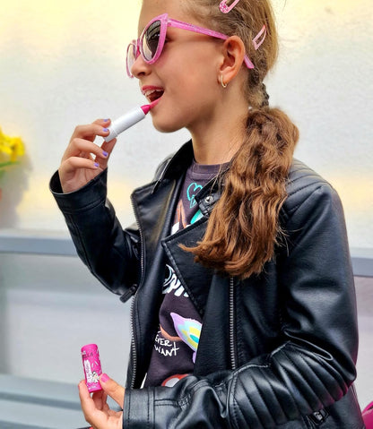 Miss Nella SUGAR PLUM，粉紅防過敏兒童潤唇膏，兒童無毒化妝品，非常適合皮膚敏感的兒童。